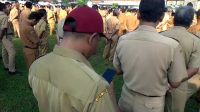 ASN Telat dan Main Ponsel saat Apel Hari Pertama Kerja, Bupati Jombang: Kalau Bolos, Siap-siap Kena Sanksi