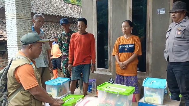 BPBD Kabupaten Kediri Bantu Sembako untuk Warga Terdampak Longsor