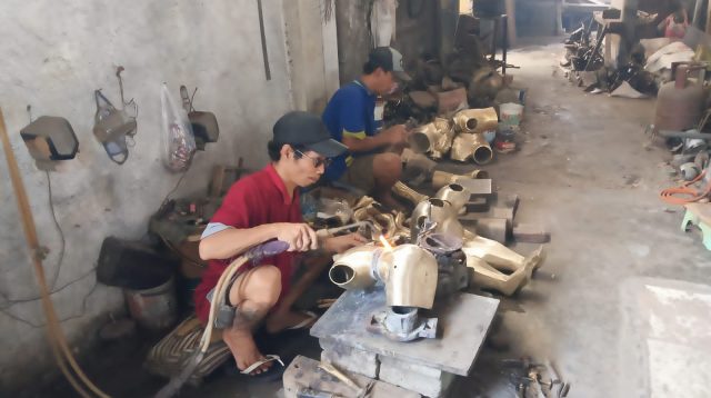 Usaha Cor Kuningan di Mojoagung Tetap Eksis, Kirim Ratusan Karya ke Luar Negeri