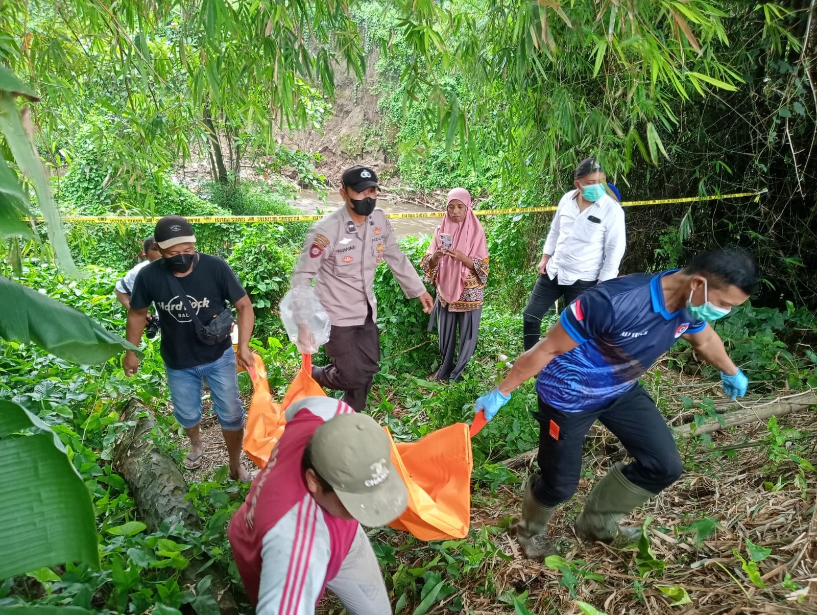 Hilang Belasan Hari, Lansia Tewas di Pinggir Sungai di Kediri
