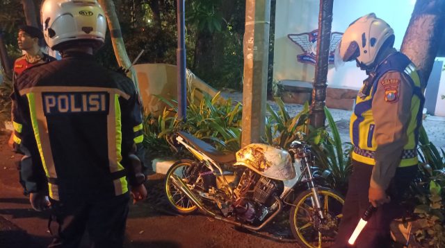 Sempat Kabur, Pemotor Knalpot Brong Diduga Hendak Balap Liar Diamankan Satlantas Polres Kediri Kota