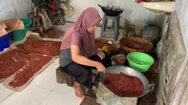 Selama Lebaran, Produsen Sambal Pecel di Jombang Laris, Permintaan Meningkat