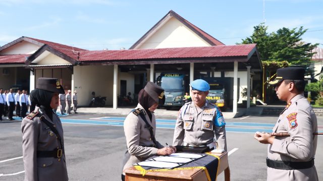 Tiga Kapolsek Jajaran dan Kasi Humas Polres Kediri Bergeser
