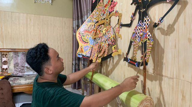 Dalami Pembuatan Wayang, Cara Pemuda di Jombang Menjaga Nyala Seni Agar Tak Padam Ditelan Zaman