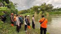 Ngobat Ikan, Pemuda Selokajang Blitar Amblas Ditelan Sungai Brantas