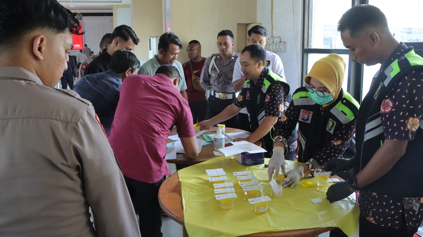 Puluhan Personel Polres Nganjuk Jalani Tes Urine Mendadak