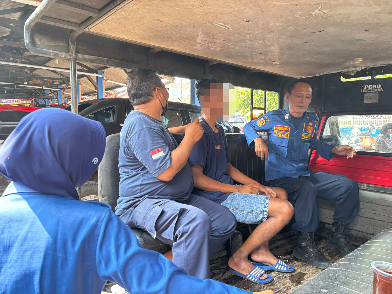 Damkar Tulungagung Gagalkan Aksi Percobaan Bunuh Diri oleh Pemuda di Rel KA