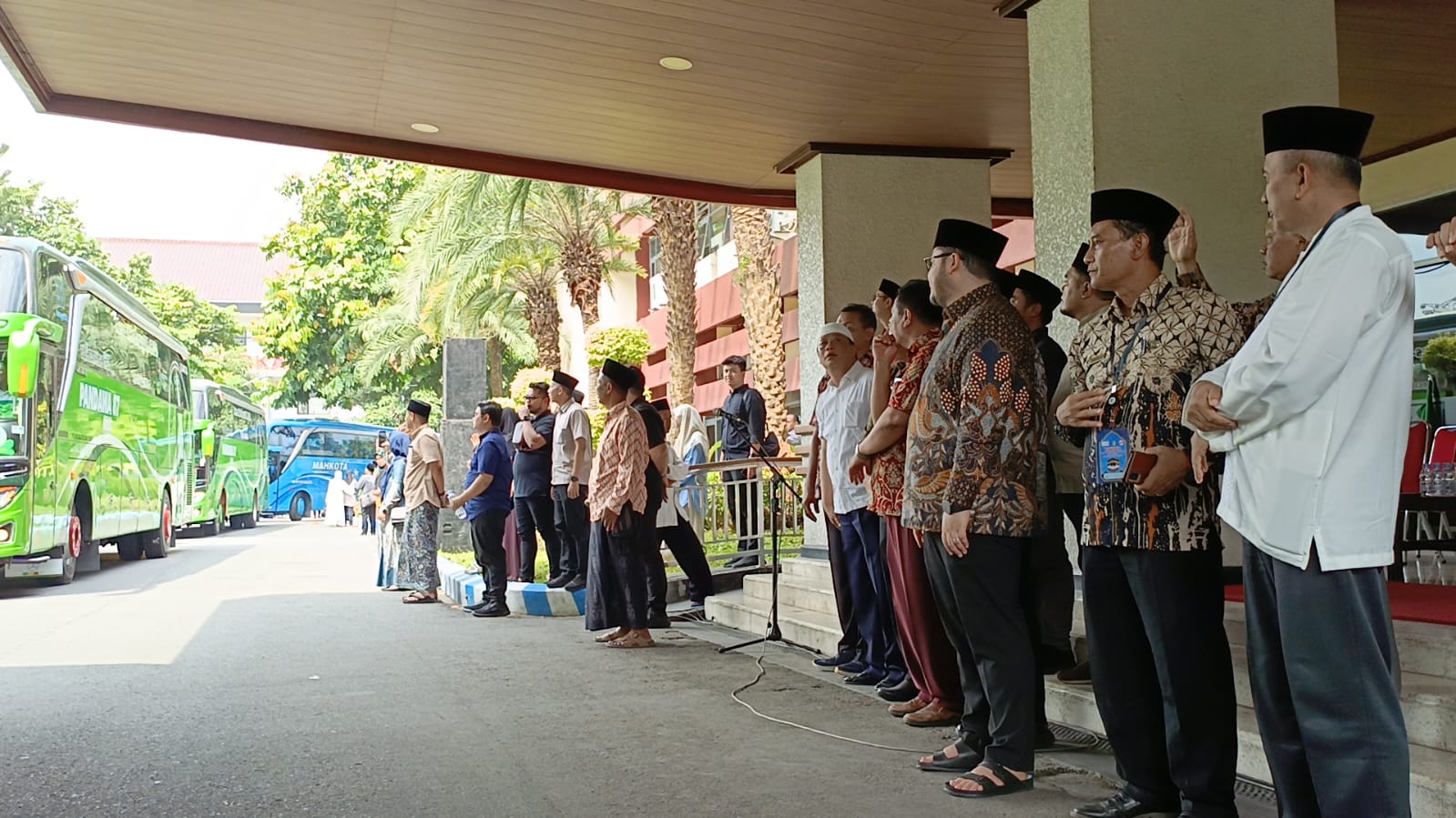 Melepas CJH Kloter 5 dan 6, Mas Dhito Pesan Jaga Kesehatan dan Hemat Tenaga