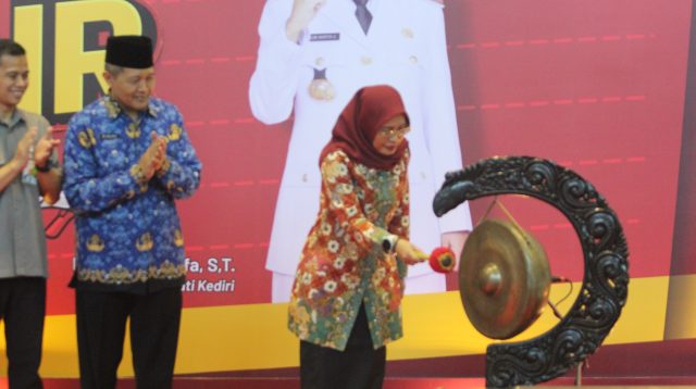 Disnaker Kabupaten Kediri Gelar Job Fair 2025, Peminat Membludak