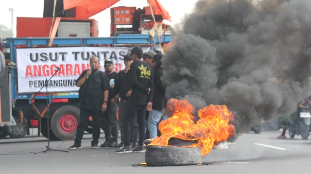 Ratu Kediri Demo, Tuntut Aksi Kejelasan Transparansi Kios PKL yang Mangkrak