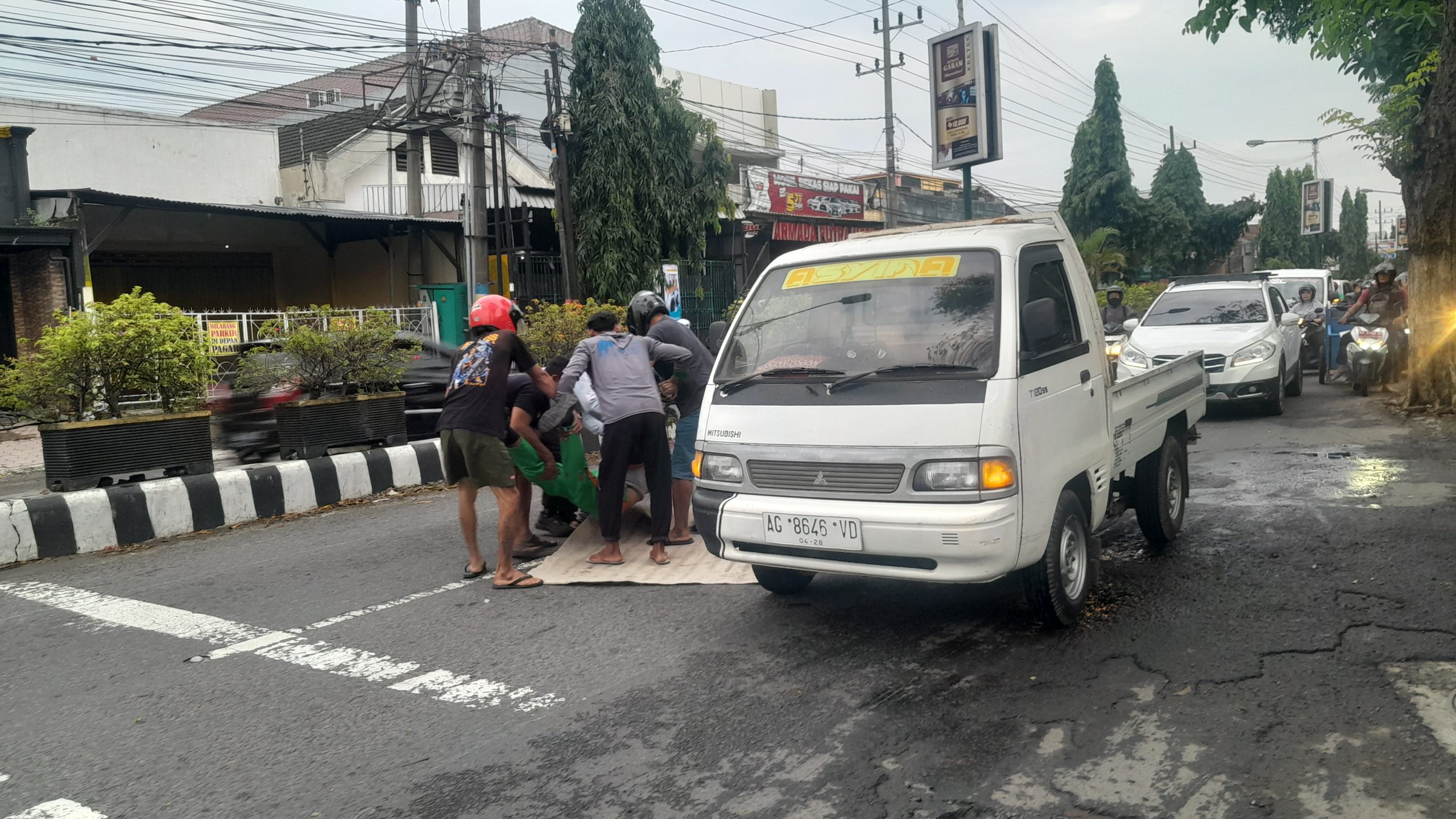 Pelajar Meninggal di Tempat Usai Tabrak Motor dan Pembatas Jalan di Jalan A Yani Kota Kediri