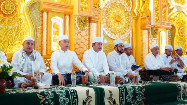 Ribuan Jamaah Dzikir Bersama Bupati Yuhronur Efendi, Tandai Semangat Pembangunan Lamongan di Hari Jadi ke 456