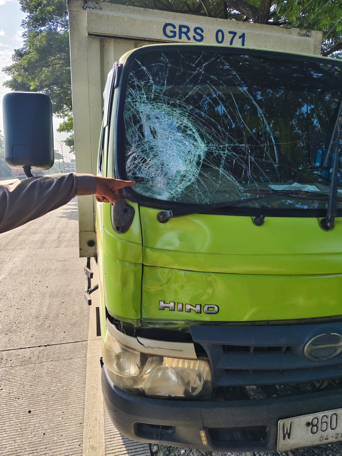 Pejalan Kaki Lansia Meregang Nyawa Tertabrak Truk Boks di Jalur Maut Lamongan - Babat