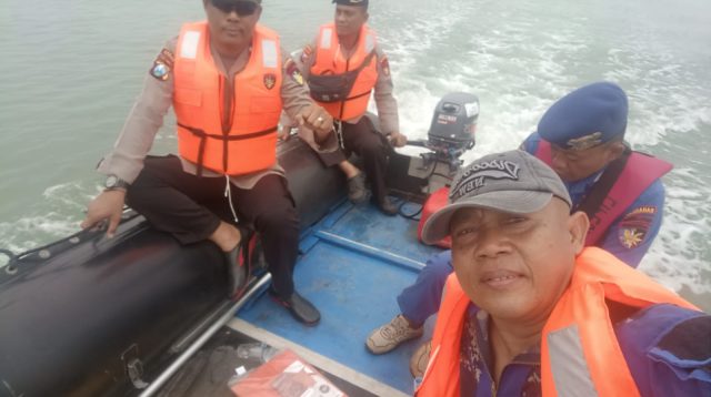 Satu Nelayan di Lamongan Dilaporkan Hilang Tenggelam, Tim SAR Satpolairud Polres Lamongan Lakukan Pencarian