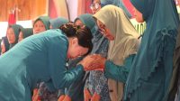 Mas Bup Dhito Lantik Ketua TP PKK Kabupaten Kediri 2025 -2029, Beri Apresiasi Kepada Kader PKK Terlama Mengabdi