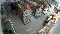 Komplotan Pengutil Susu Terekam CCTV Swalayan, Timbulkan Kerugian Rp 300 Ribu