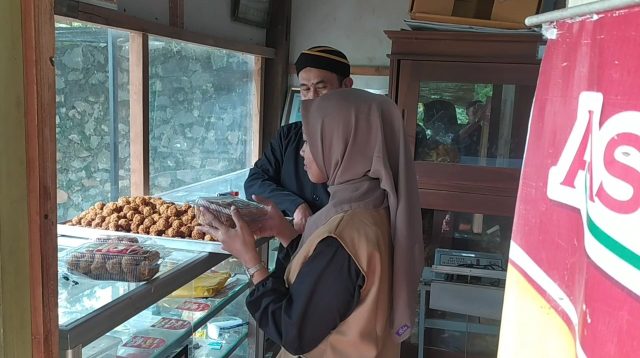 Jajanan Tradisional Asal Kampung Adat Wonosalam Laris Manis di Tengah Gempuran Cemilan Modern