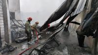 Gudang Busa di Jombang Habis Dilalap Api, Muncul Kerugian Setengah Miliar