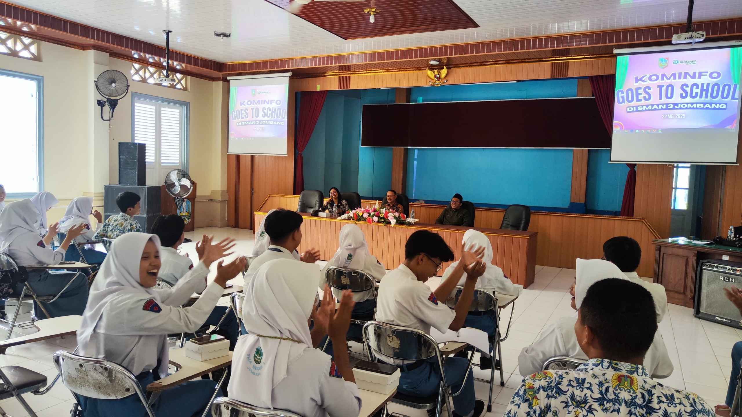 Dari Jurnalistik sampai Radio, Kominfo Bikin Siswa SMAN 3 Jombang Melek Digital