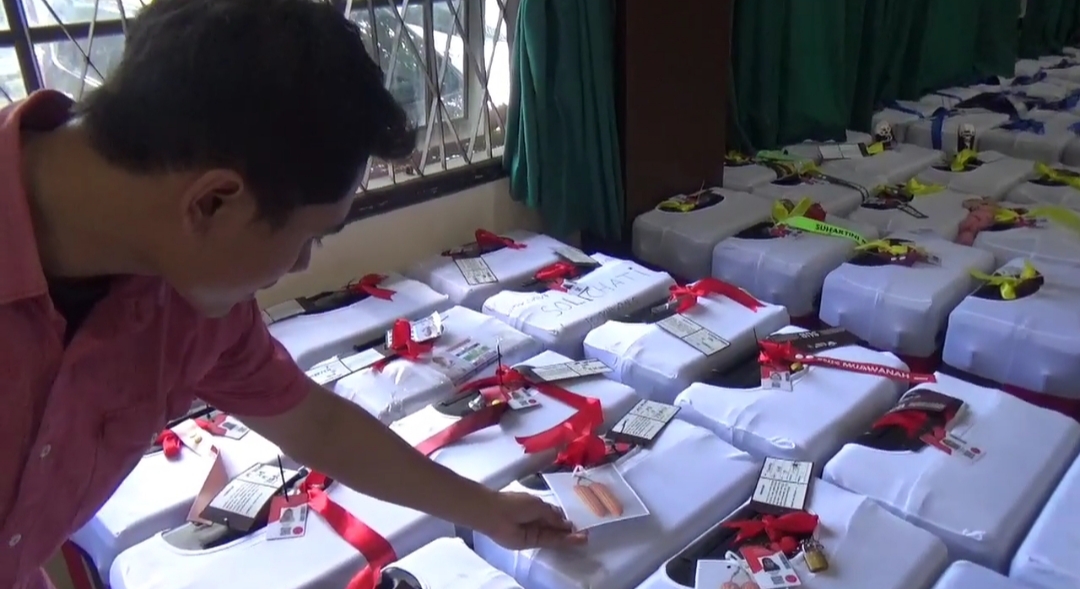 Melihat Tanda Pengenal Koper yang Unik-unik Milik CJH di Jombang