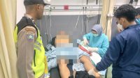 Dua Pemuda Terkapar usai Motor Selip dan Menabrak Truk di Kandat Kediri