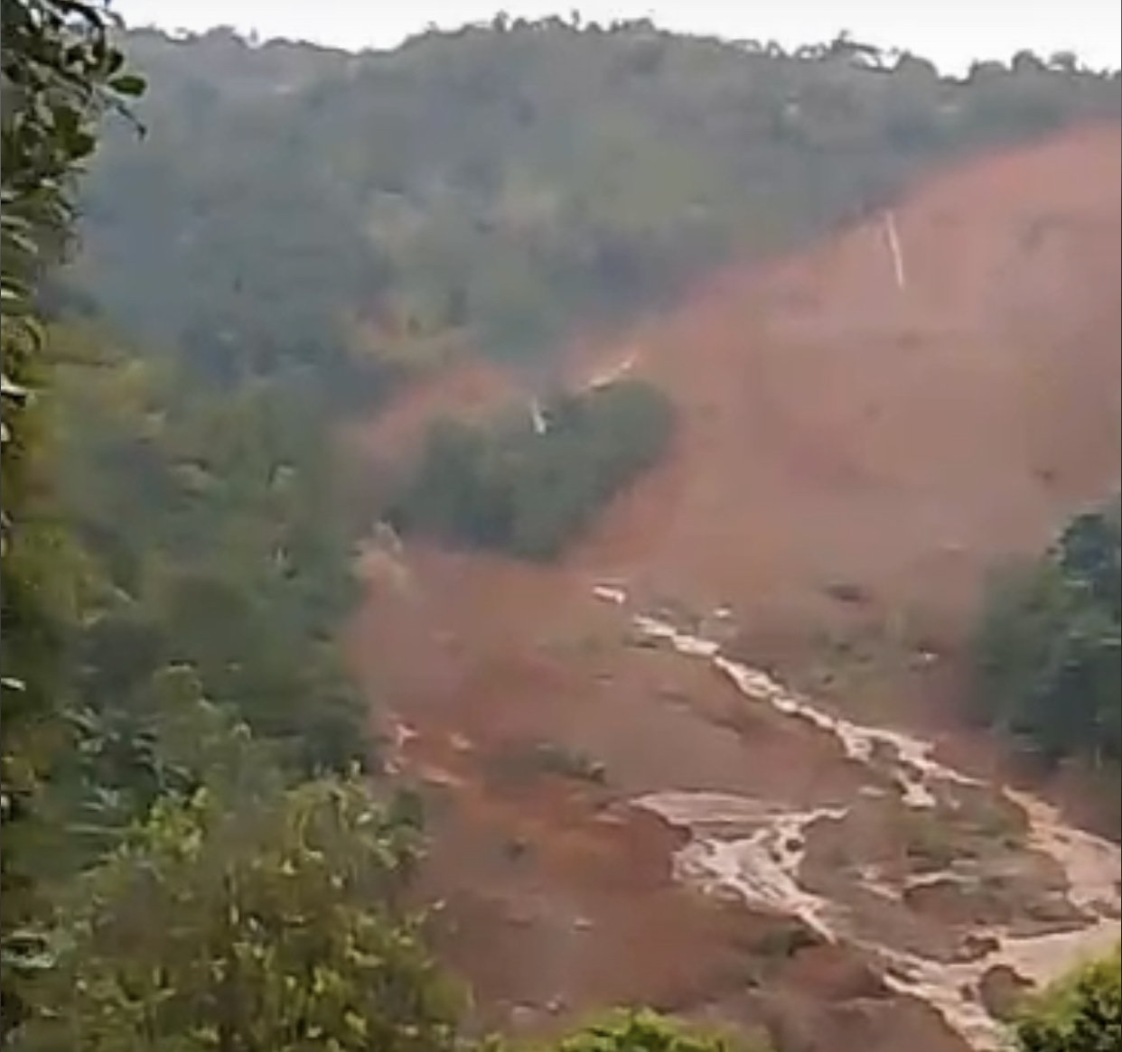 Longsor di Kepel Ngetos Semakin Meluas, Sungai Sempat Tersumbat