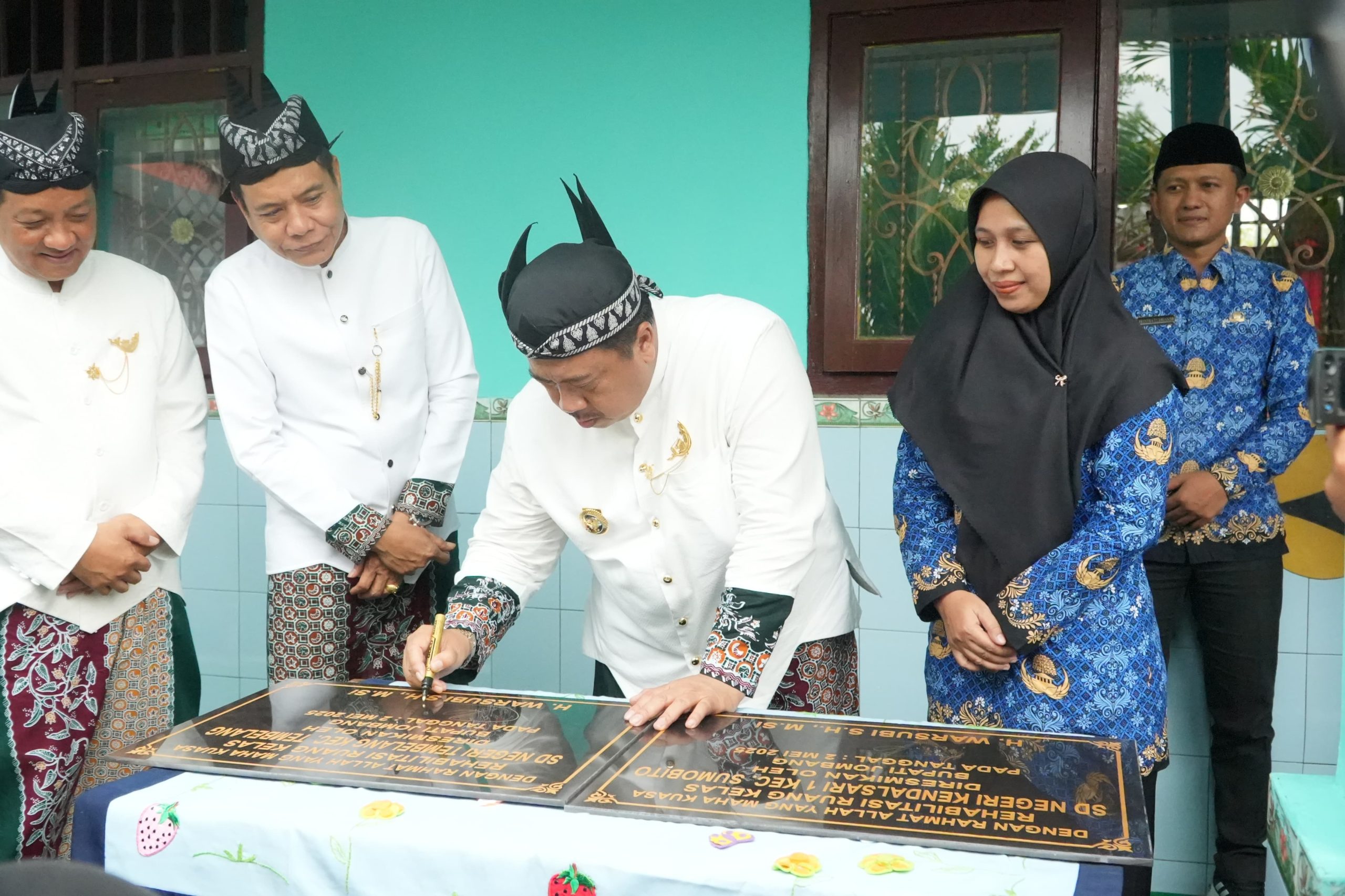 Warsubi Komitmen Tingkatkan Prasarana Pendidikan di Jombang