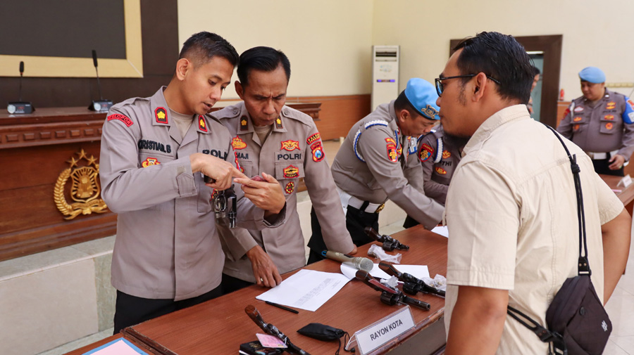 Wakapolres Jombang Pimpin Pemeriksaan Senpi, Pastikan Tak Ada Penyalahgunaan