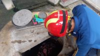 Damkar Kota Kediri Evakuasi Nenek Tercebur di Sumur, Sempat Alami Kendala