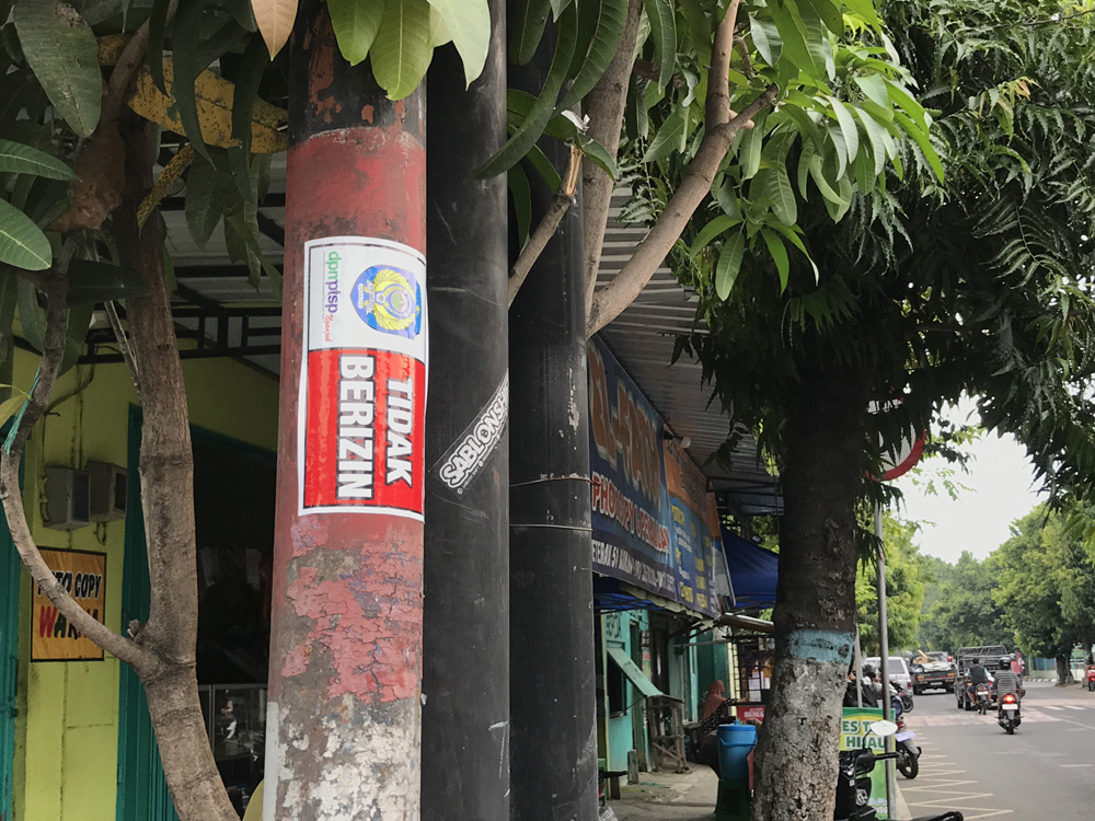 Satpol PP Nganjuk Sasar 40 Titik Baru untuk Tertibkan Tiang Provider Ilegal