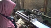 Diburu Pembeli Jelang Kurban, Produksi Tusuk Sate Tembus 3 Kuintal per Hari
