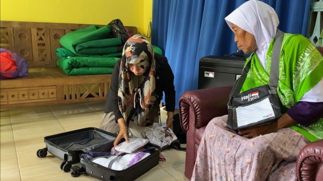 Marsikem, CJH Tertua asal Kota Blitar , Usia 94 Tahun, Nabung 50 Tahun dengan Jualan Pisang di Pasar