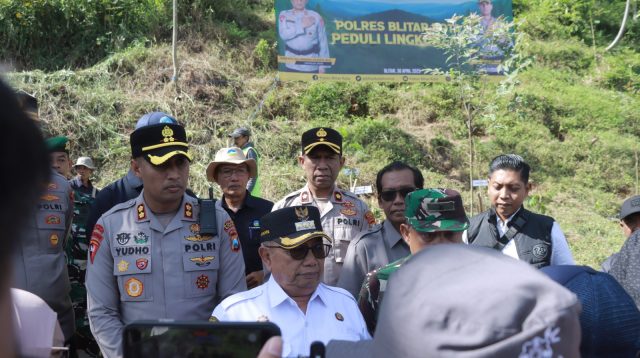 Tampung Aspirasi, Bupati Blitar Bakal Bentuk Tim Khusus Dampingi Izin Tambang