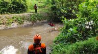 Pencarian Diperluas hingga Sungai Brantas, Balita Amblas Tecebur Got Belum Juga Ditemukan