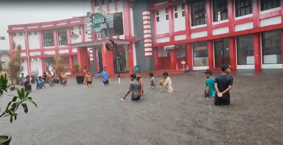 Bencana Hidrometeorologi, Ruas Jalan Kota Blitar Terendam dan Pohon Tumbang