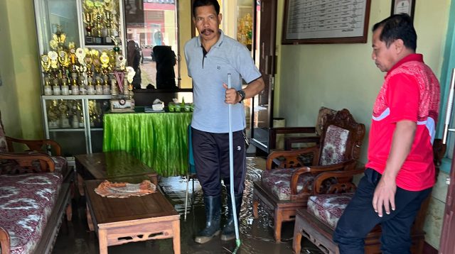 Dua Sekolah di Tulungagung Terendam Banjir usai Hujan Deras, Belajar Mengajar Dialihkan ke Daring
