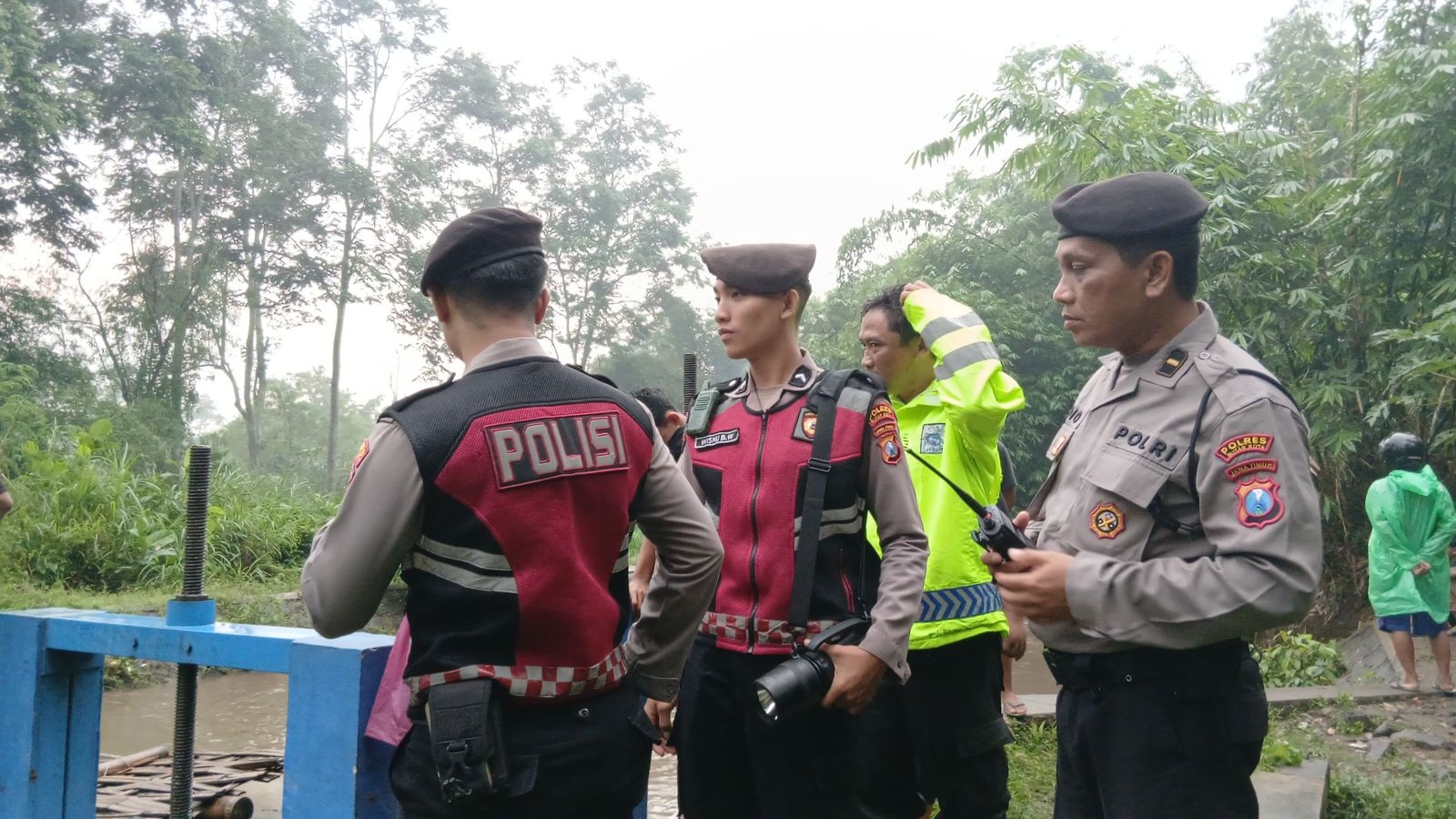 Lepas Pengawasan, Anak 1 Tahun 10 Bulan Amblas Diduga Tercebur Got di Blitar