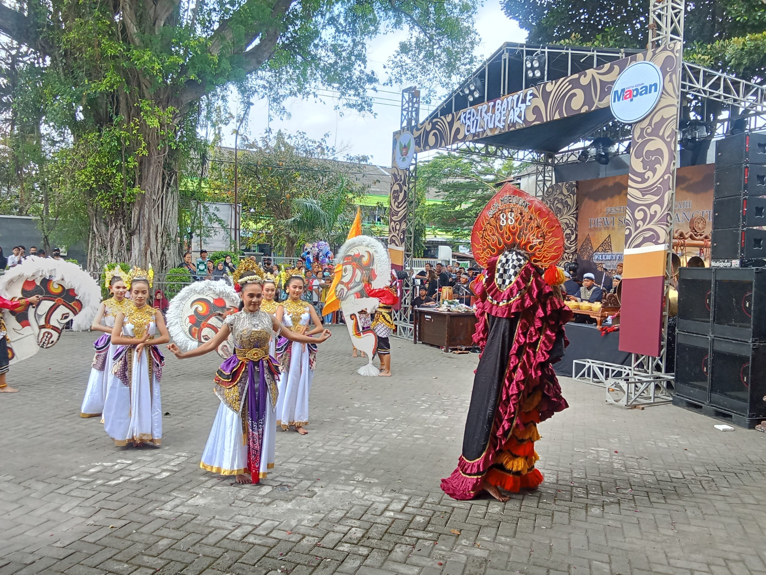 Festival Sendratari Dewi Songgolangit Sukses Digelar, jadi Pembuka Meriah Menuju Pasar Rakyat di Mojoroto