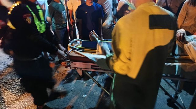 Karyawati Pabrik di Lamongan Terluka Parah Tertabrak Kereta Api saat Palang Pintu Perlintasan Terbuka