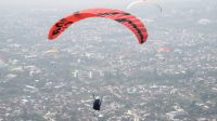 F-Batu-Paralayang (3) Cabor Paralayang Resmi Dibuka, 96 Atlet Berbagai Daerah Siap Taklukkan Gunung Banyak