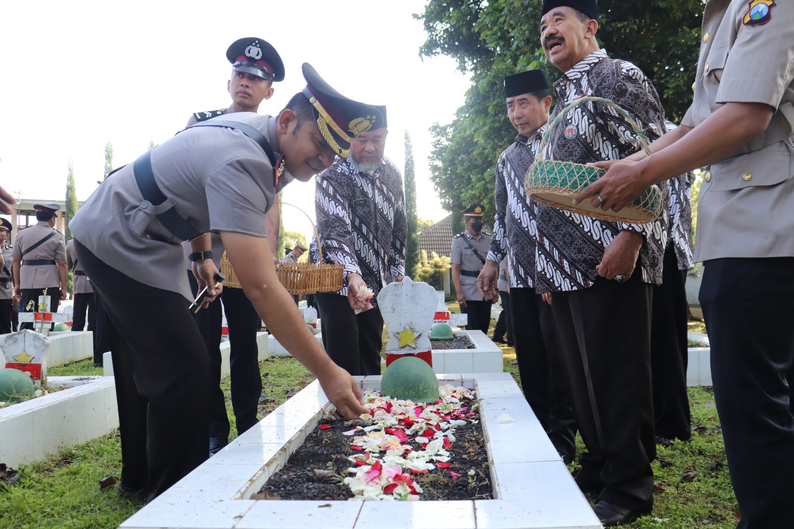 Sambut Hari Bhayangkara ke-79, Polres Batu Gelar Ziarah ke TMP Suropati