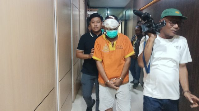 Warga Gersik Bobol Rumah Rekan Bisnisnya di Lamongan, Tertangkap dan Dimassa
