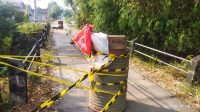 Tergerus Luapan Air, Jembatan Sidokumpul Lamongan Ambles