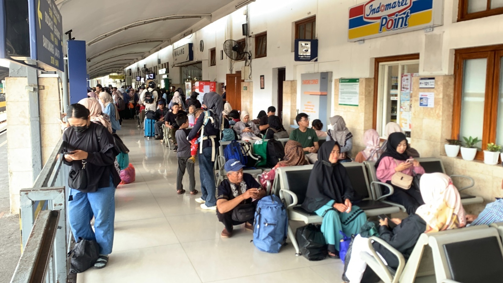 Stasiun Malang Catat Lonjakan Penumpang Selama Libur Sekolah, Ini Data KAI Daop 8 Surabaya