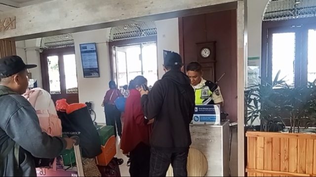 Lonjakan Penumpang di Stasiun Kediri, Tujuan Jakarta dan Bandung Paling Diminati