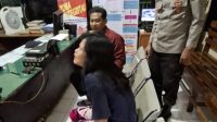 F-depresi1 Diduga Depresi, Wanita Asal Mojoroto Berteriak dan Hendak Melompat ke Sungai Brantas