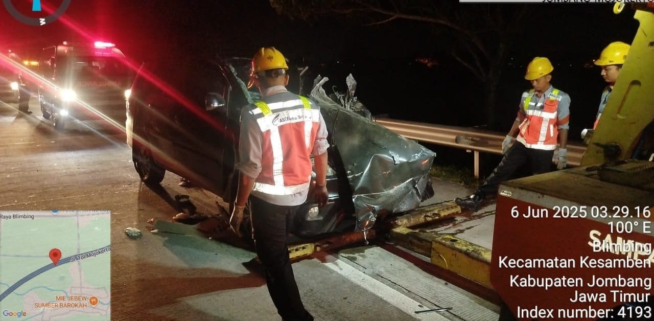 Bokong Truk Diseruduk Innova di Tol Jombang Dua Tewas di Tempat, Satu Menyusul saat Dirawat