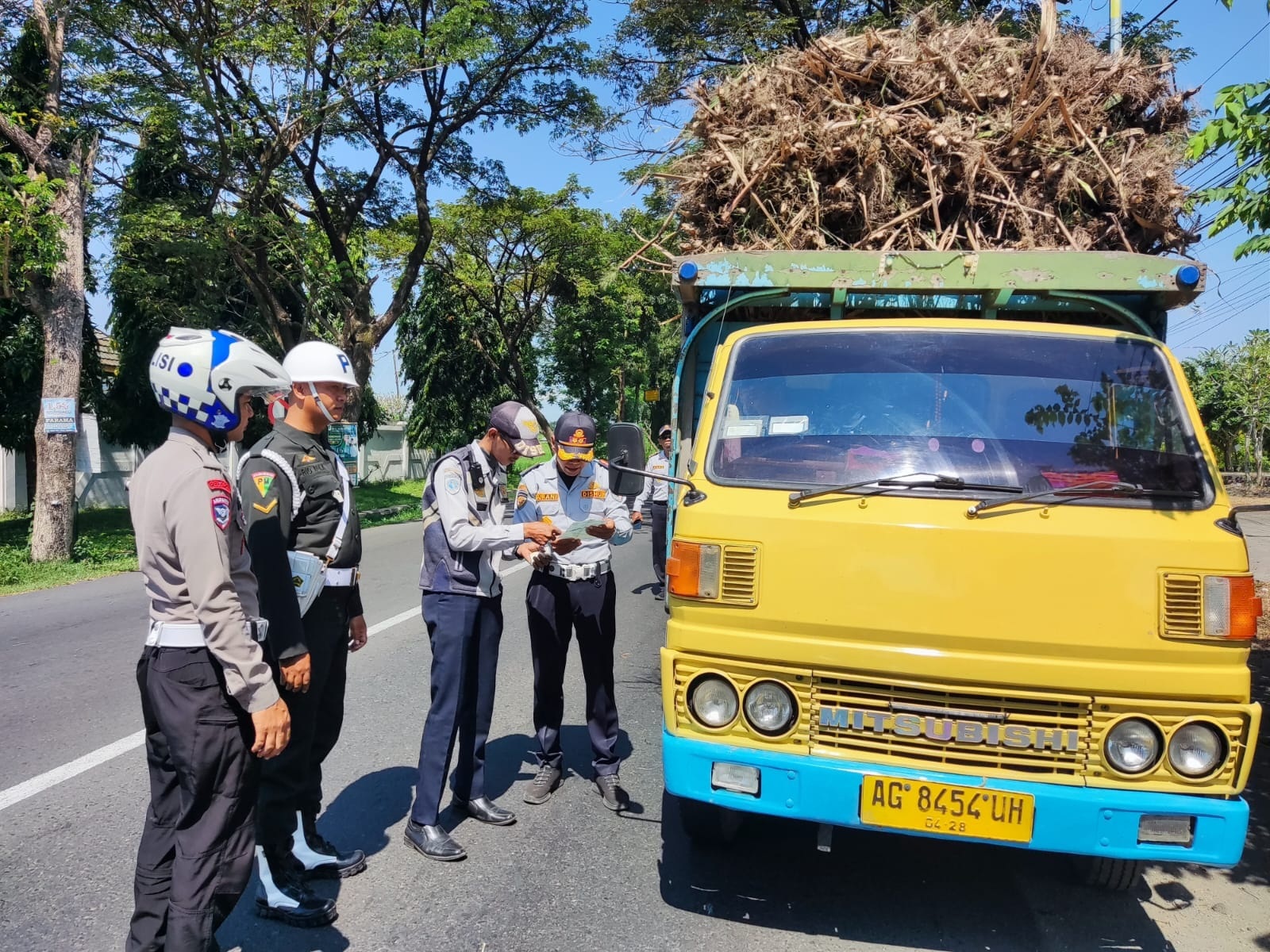 Sebanyak 14 Angkutan Barang Terjaring Razia Odol