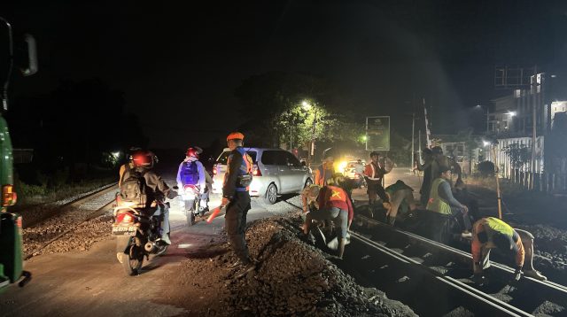 Prasarana Geometri Pada Perlintasan Sebidang Diperbaiki dan Diganti