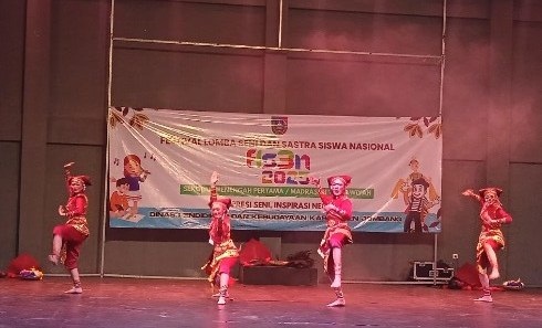 FLS2N SMP Jombang Dibuka, Peserta Didik Diminta Optimalkan Penampilan